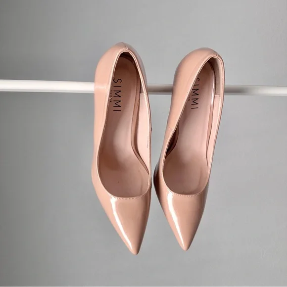 ✖️sold✖️Nude Patent Leather Pumps - Picture 6 of 13